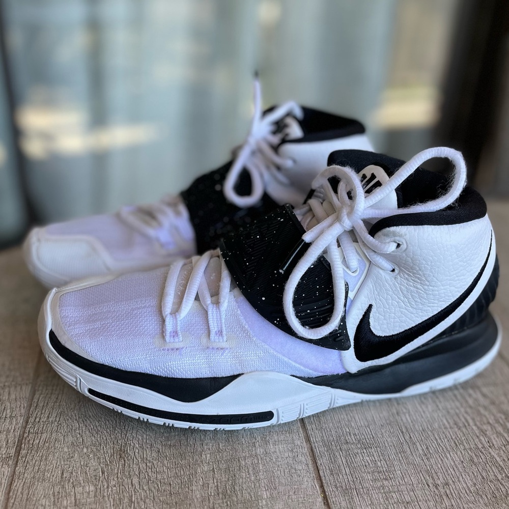 Men’s Kyrie Basketball Shoes